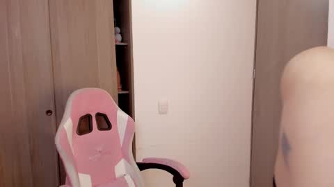 Snapshot of lolly_js_ chatting on February 14, 2:50 am Lolly online show from February 14, 2:50 am