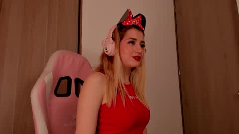 Snapshot of lolly_js_ chatting on March 1, 3:10 am Lolly online show from March 1, 3:10 am