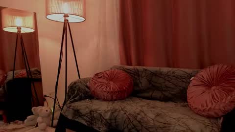 Snapshot of lolly_js_ chatting on October 17, 4:37 am Lolly online show from October 17, 4:37 am