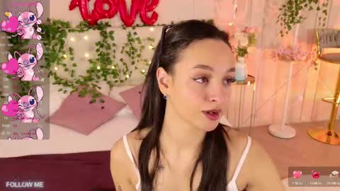Snapshot of lolly_neal chatting on February 25, 5:41 am Lolly online show from February 25, 5:41 am