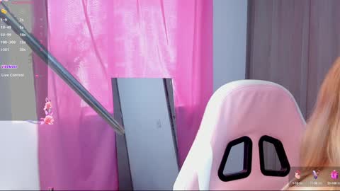 Snapshot of lollypetitte_ chatting on December 16, 2:16 pm Lolly online show from December 16, 2:16 pm