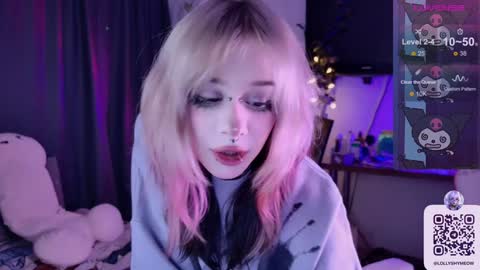 Lolly   online show from December 6, 8:06 pm