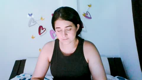 estehfania online show from June 25, 10:33 pm