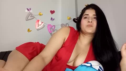 estehfania online show from June 3, 8:58 pm
