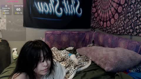Snapshot of londonray chatting on October 1, 5:34 am londonray online show from October 1, 5:34 am