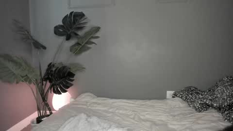 Snapshot of lonelly_lolly98 chatting on February 26, 9:39 pm SABRINA online show from February 26, 9:39 pm