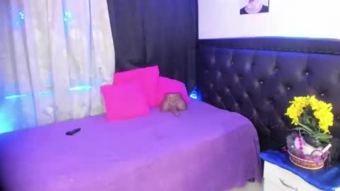 Snapshot of lonely_shewolf chatting on September 12, 6:37 pm Jennifer online show from September 12, 6:37 pm