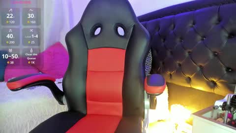 Snapshot of lonely_shewolf chatting on February 27, 8:20 pm Jennifer online show from February 27, 8:20 pm
