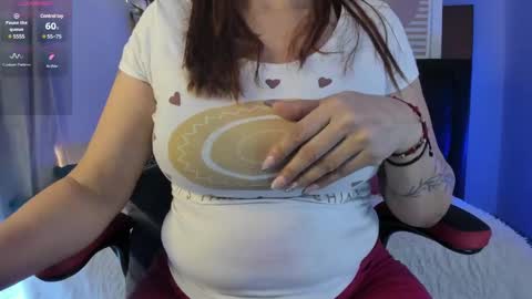 Snapshot of lonely_shewolf chatting on December 23, 7:20 pm Jennifer online show from December 23, 7:20 pm