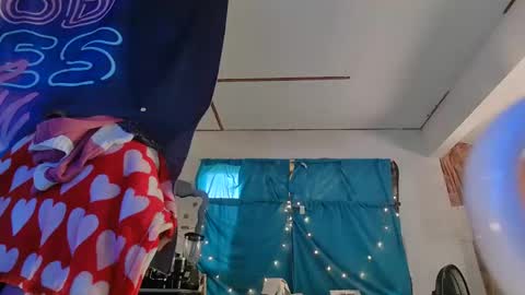 Londoncashmere69  online show from December 30, 9:19 pm