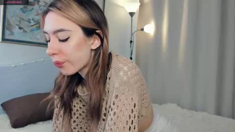 Snapshot of look_my_passion chatting on February 27, 7:23 am Hanna online show from February 27, 7:23 am