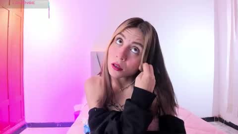 Snapshot of loolii_pink chatting on September 15, 1:19 pm Loly online show from September 15, 1:19 pm