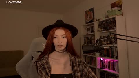 loony_moony online show from July 28, 10:46 am