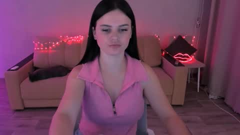 Lora Cain online show from October 9, 2:32 pm