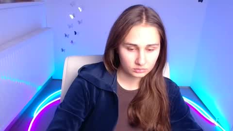 Snapshot of lora_kisses chatting on October 13, 5:10 am Lora online show from October 13, 5:10 am