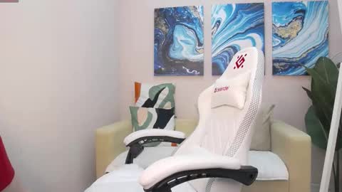 Lora online show from December 15, 8:19 am