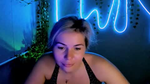 Lora online show from September 24, 2:54 am