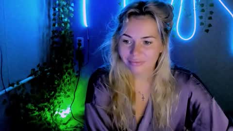 Lora online show from September 12, 2:34 am