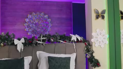 Lora online show from December 17, 8:35 pm