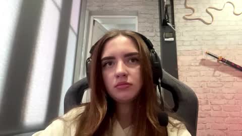Snapshot of loreanyeatman chatting on October 14, 5:21 am Molly online show from October 14, 5:21 am