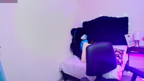 Loren online show from May 21, 9:57 pm