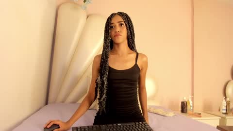 Snapshot of lorena_hawkins chatting on December 5, 7:49 pm Lorena online show from December 5, 7:49 pm