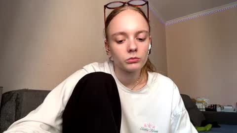 loretarobey online show from July 28, 2:13 pm