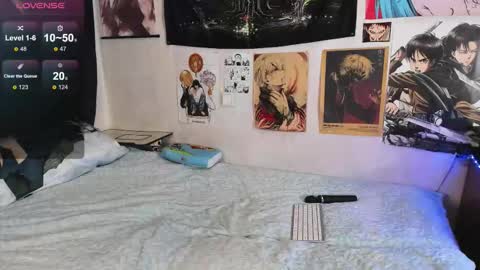 Lori online show from December 18, 7:51 pm