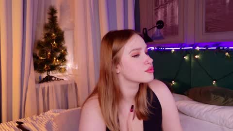 Lori online show from December 19, 7:51 pm