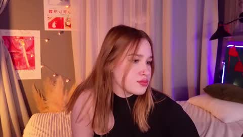 Lori online show from February 15, 9:17 pm