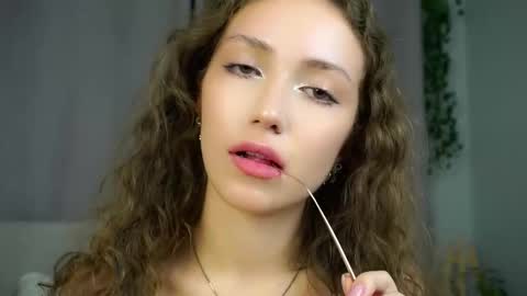 Snapshot of loriamarzinske chatting on September 12, 9:11 pm Naomi online show from September 12, 9:11 pm