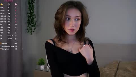 Naomi online show from November 18, 9:49 pm