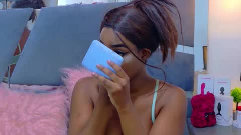 lorraine_johnson online show from April 3, 7:23 pm