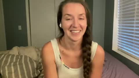 lothlori online show from June 24, 12:31 am