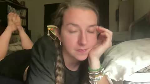 lothlori online show from December 2, 2:46 am