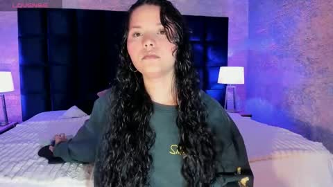 Snapshot of lotti_carter chatting on March 1, 3:32 am Lotti online show from March 1, 3:32 am
