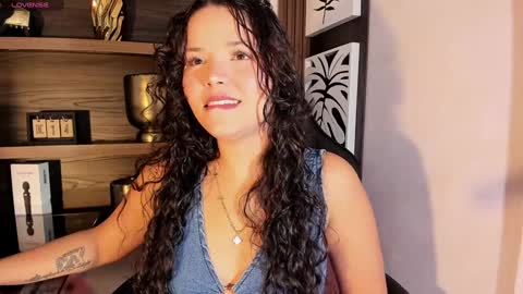 Snapshot of lotti_carter chatting on December 15, 3:45 am Lotti online show from December 15, 3:45 am