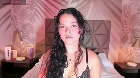 Snapshot of lotti_carter chatting on March 8, 3:26 am Lotti online show from March 8, 3:26 am