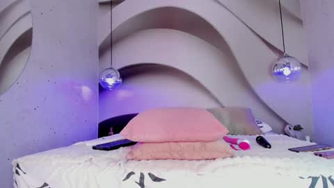 Lotti online show from November 12, 4:05 pm