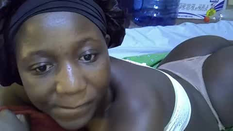 lotty_lavilla online show from December 1, 3:43 am