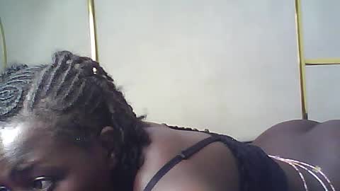 lotty_lavilla online show from June 18, 7:32 am