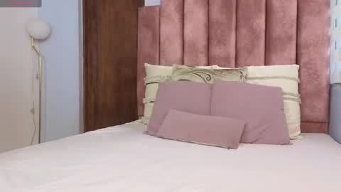  Lou Rosse  online show from January 29, 7:32 pm