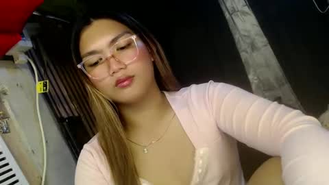 Snapshot of louheart chatting on January 9, 6:17 am Sweet online show from January 9, 6:17 am