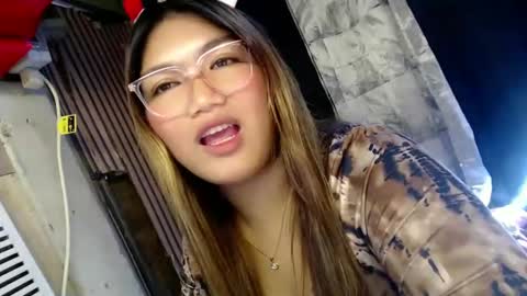 Snapshot of louheart chatting on December 27, 11:10 pm Sweet online show from December 27, 11:10 pm