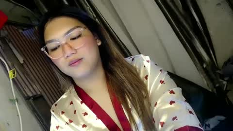 Snapshot of louheart chatting on March 10, 9:34 am Sweet online show from March 10, 9:34 am