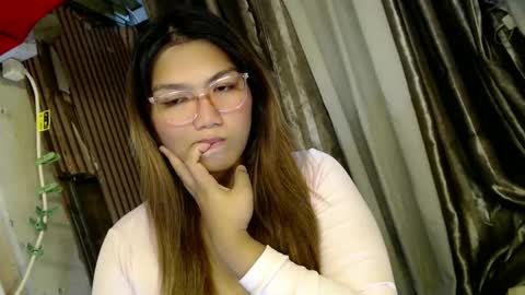 Snapshot of louheart chatting on February 9, 3:01 pm Sweet online show from February 9, 3:01 pm