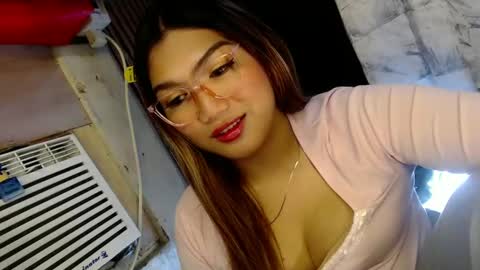 Snapshot of louheart chatting on December 23, 5:00 pm Sweet online show from December 23, 5:00 pm