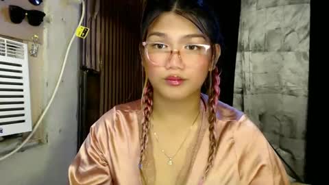 Snapshot of louheart chatting on January 12, 12:33 pm Sweet online show from January 12, 12:33 pm