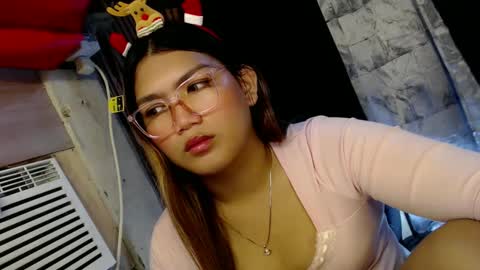 Snapshot of louheart chatting on December 28, 12:24 pm Sweet online show from December 28, 12:24 pm