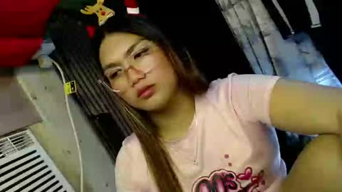 Snapshot of louheart chatting on December 29, 1:49 pm Sweet online show from December 29, 1:49 pm